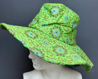 VINTAGE  1960s GREEN PRINT BEACH HAT