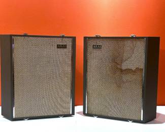 VINTAGE AKAI SPEAKERS MODEL SS-70