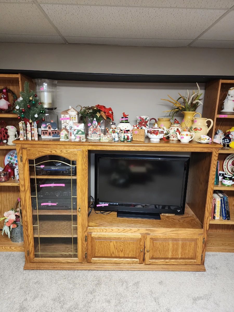 Entertainment center