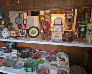 Decorative collectable plates