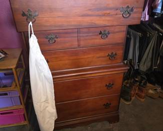 Chest of drawers