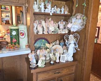 Collectable angels of all sizes.
