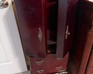 Standing jewelry cabinet 