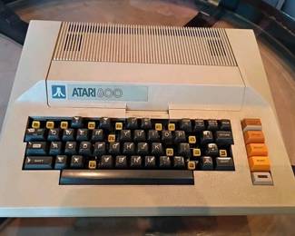 ATARI 800 AND DISC DRIVE-STOCK PHOTO/KEYS ARE NOT MISSING