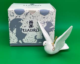 Lladró "Flying Dove" Christmas Ornament