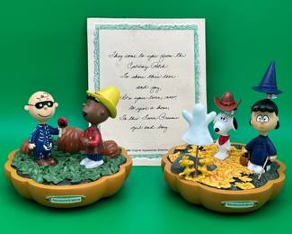  Set of 2 Peanuts Halloween 3D Figurines