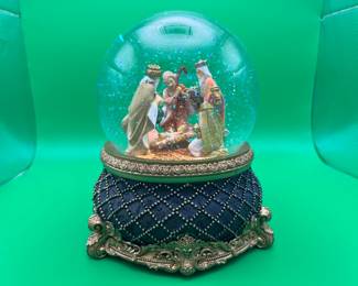 Nativity Scene Fontanini Three Kings Musical Globe