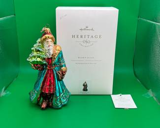 Hallmark Collection Nostalgic Santa Ornament