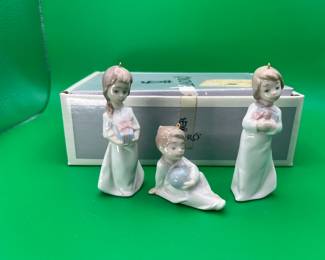 Set of 3 1992 Lladró "Christmas Morning" Ornament