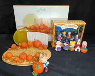  Pumpkin Patch Display & Merry Miniatures Peanuts