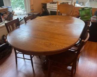 Wood Clawfoot Pedestal Kitchen Table 5 Chairs