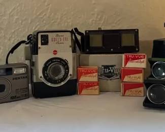 Vintage Kodak Brownie Bulls Eye Camera, 2 Vintage Film CamerasKodak Pentax, TruVue F