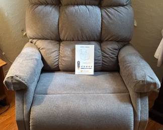 Comfort Zone Golden Tech ReclinerLift Chair