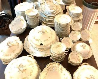 Large Limoges Haviland Porcelain China Set, Ventia Pattern.   Many Serving Pieces