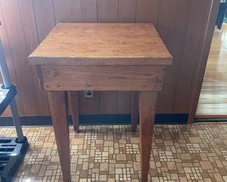 $63.00 - Vintage Solid Wood Farmhouse Kitchen Worktable