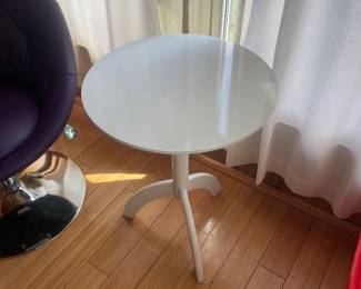 $45.00 - White Round Pedestal Accent Table, Made in Malaysia