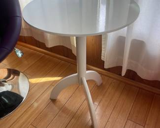 $45.00 - White Round Pedestal Accent Table, Made in Malaysia