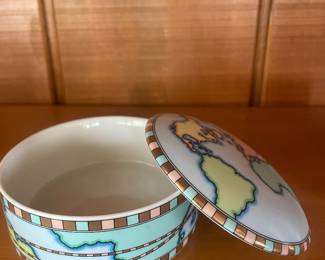 $55.00 - Vintage 1970s Tiffany & Co. World Map Porcelain Trinket Box, Japan