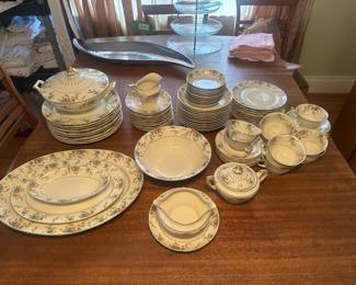 $250.00/Set - Heinrich & Co. (H&C) in Selb, Bavaria, Germany (Pattern #77525) China Set