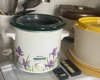$20.00 - Vintage Rival Crockpot Purple Iris Foral Stoneware