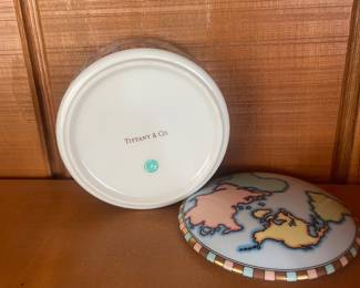 $55.00 - Vintage 1970s Tiffany & Co. World Map Porcelain Trinket Box, Japan