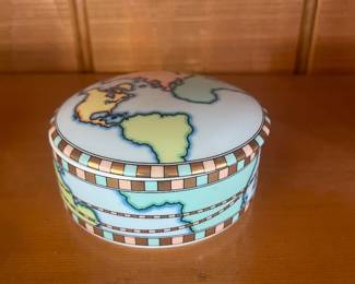 $55.00 - Vintage 1970s Tiffany & Co. World Map Porcelain Trinket Box, Japan