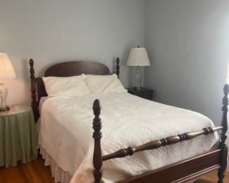 $255.00 - Vintage Full-Sized Solid Wood 4-Poster Bed