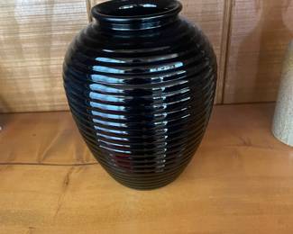 $15.00f - Decorative Modern Pottery, Ribbed Ceramic Vase