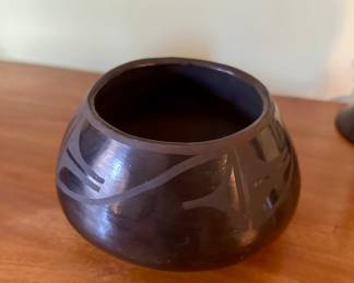 $125.00 - Native American Black-On-Black Blackware Pottery Bowl