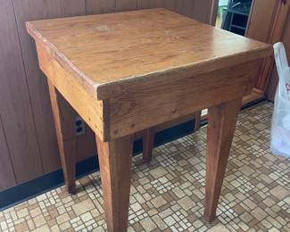 $63.00 - Vintage Solid Wood Farmhouse Kitchen Worktable