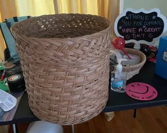 $25.00 - Large Woven Wicker Storage Basket Hamper