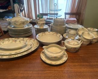 $250.00/Set - Heinrich & Co. (H&C) in Selb, Bavaria, Germany (Pattern #77525) China Set