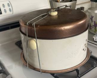 $25.00 - Vintage Metal Cake Carrier/Keeper, Cream & Copper Floral