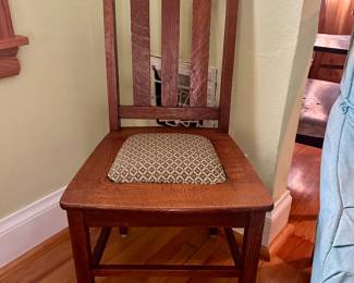 $85.00 - Michigan Chair Company Mission/Arts & Crafts Style Solid Oak Chair