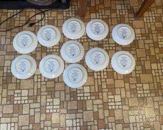 $75.00 - Lenox "The American Presidency" Porcelain Collector Plates, Set of 11