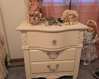Nightstand matches twin bed