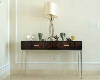 Buffet table with 2 drawers