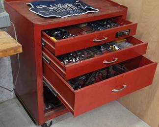 Park Toolbox on Casters with Contents