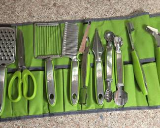 Curtis Stone Green Handle Kitchen Utensil Set