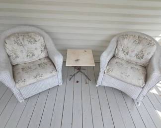 Wicker Armchairs With Cushions and Side Table
