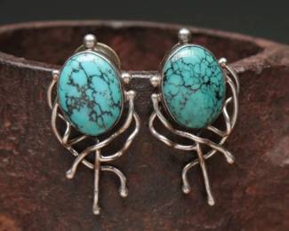 Native American Sterling Silver Turquoise earrings