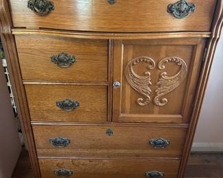Lexington Furniture Victorian Sampler Tall Dresser