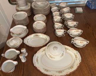 Lot of Over 100 Pieces of Hand Painted STS Japan China