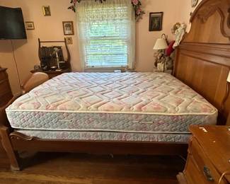 Lexington Furniture Victorian Sampler Mansion Bed