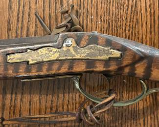 Antique American Tiger Stripe Stock Longrifle w/ Powder Horn