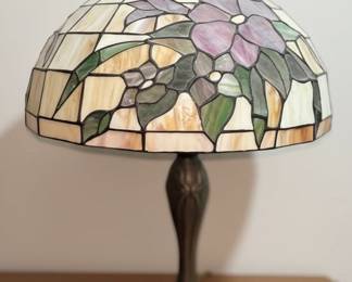 Tiffany Style Floral Leaded Glass Table Lamp