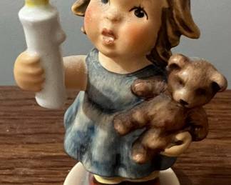 Hummel Figurine 'Christmas Wish' #2094