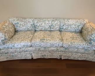 Traditional Floral Sofa with Skirted Base