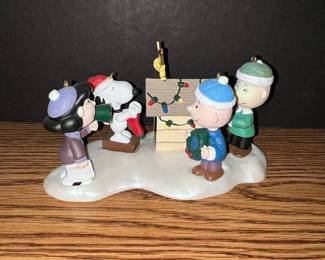 Hallmark Peanuts "A Snoopy Christmas" 2000 Ornament Set
