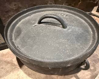 Cast Iron Dutch Oven